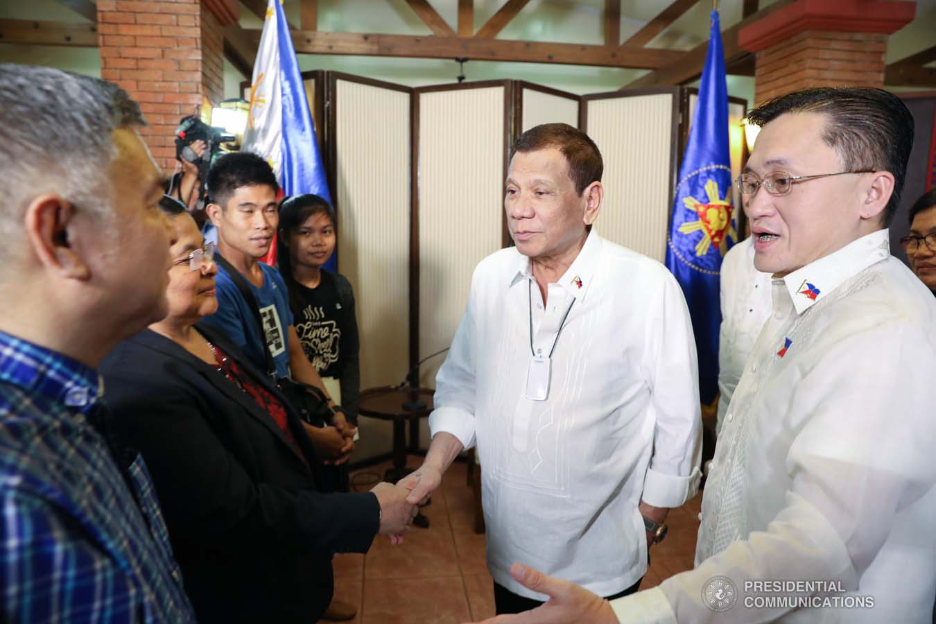 President Rodrigo Roa Duterte greets the officials of the National Kidney Transplant Institute during a meeting at the Malago Clubhouse in Manila on January 15, 2020. With the President is Senator Christopher "Bong" Go. ACE MORANDANTE/PRESIDENTIAL PHOTO