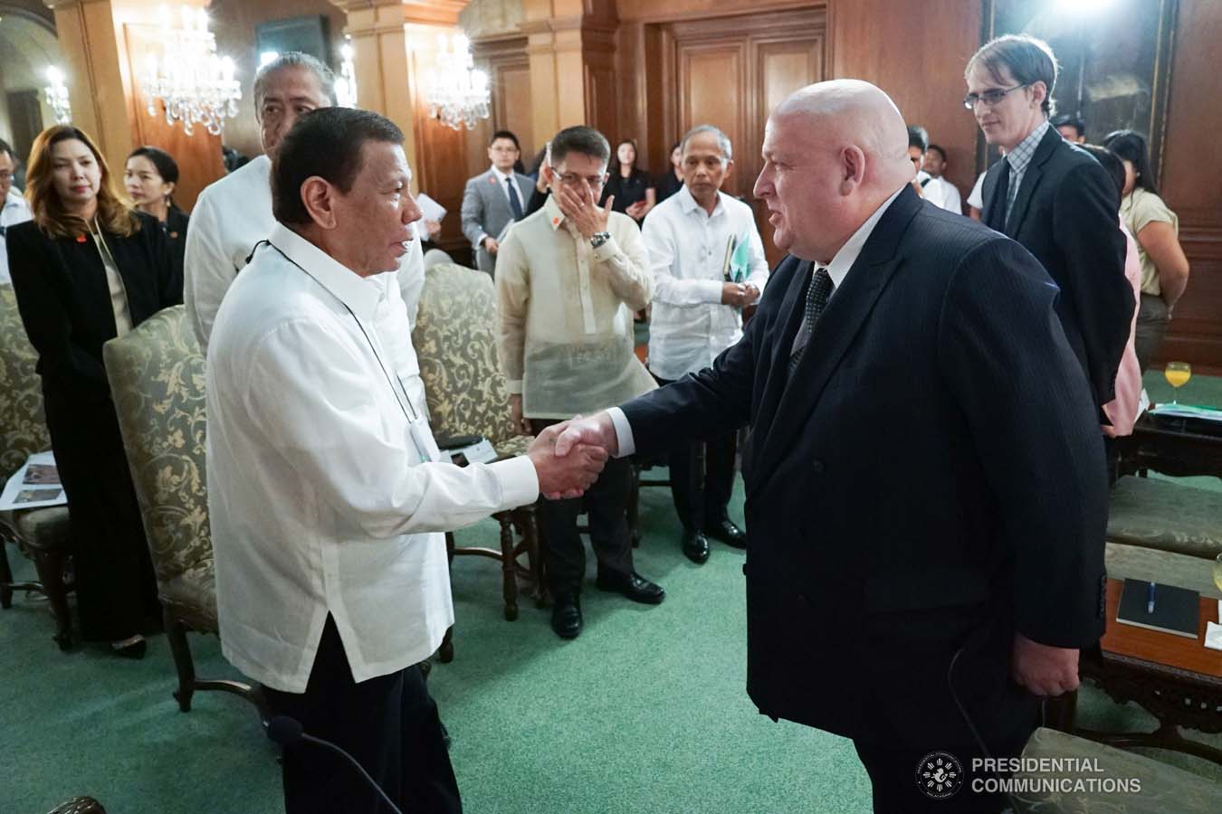 President Rodrigo Roa Duterte greets outgoing New Zealand Ambassador to the Philippines David Strachan, who paid a farewell call on the President at the Malacañan Palace on January 27, 2020. KING RODRIGUEZ/PRESIDENTIAL PHOTO