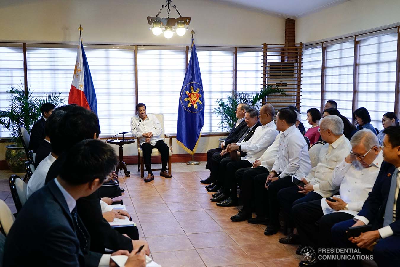 President Rodrigo Roa Duterte discusses matters with Japanese Foreign Minister Toshimitsu Motegi, who paid a courtesy call on the President at the Malacañang Golf Clubhouse in Manila on January 9, 2020. KING RODRIGUEZ/PRESIDENTIAL PHOTO