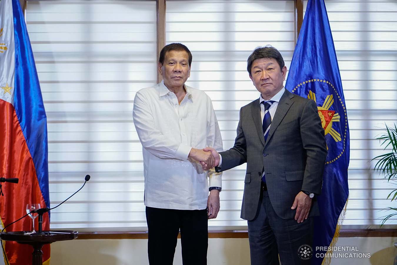 President Rodrigo Roa Duterte poses for posterity with Japanese Foreign Minister Toshimitsu Motegi, who paid a courtesy call on the President at the Malacañang Golf Clubhouse in Manila on January 9, 2020. KING RODRIGUEZ/PRESIDENTIAL PHOTO
