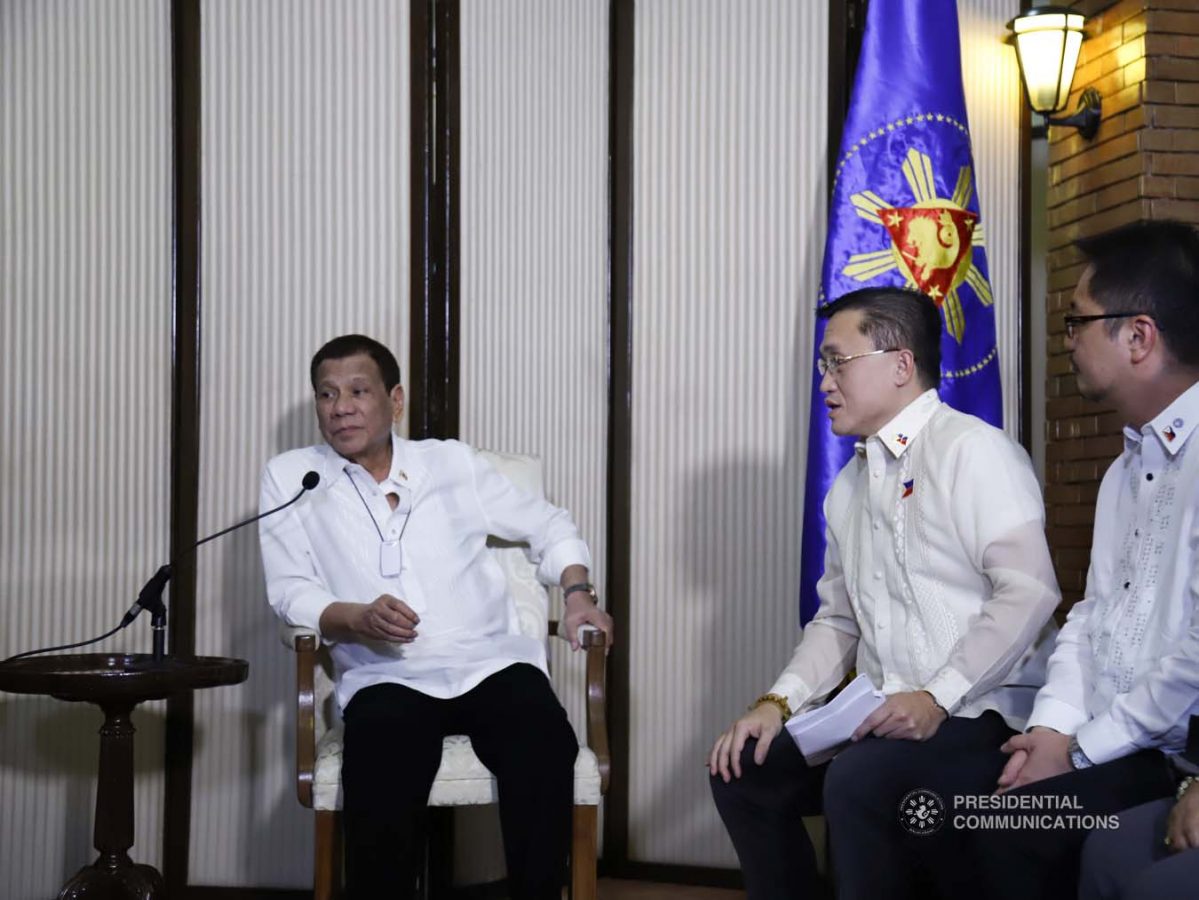 President Rodrigo Roa Duterte holds a meeting with Senator Christopher "Bong" Go and the officials of the National Kidney Transplant Institute at the Malago Clubhouse in Manila on January 15, 2020. PRESIDENTIAL PHOTO