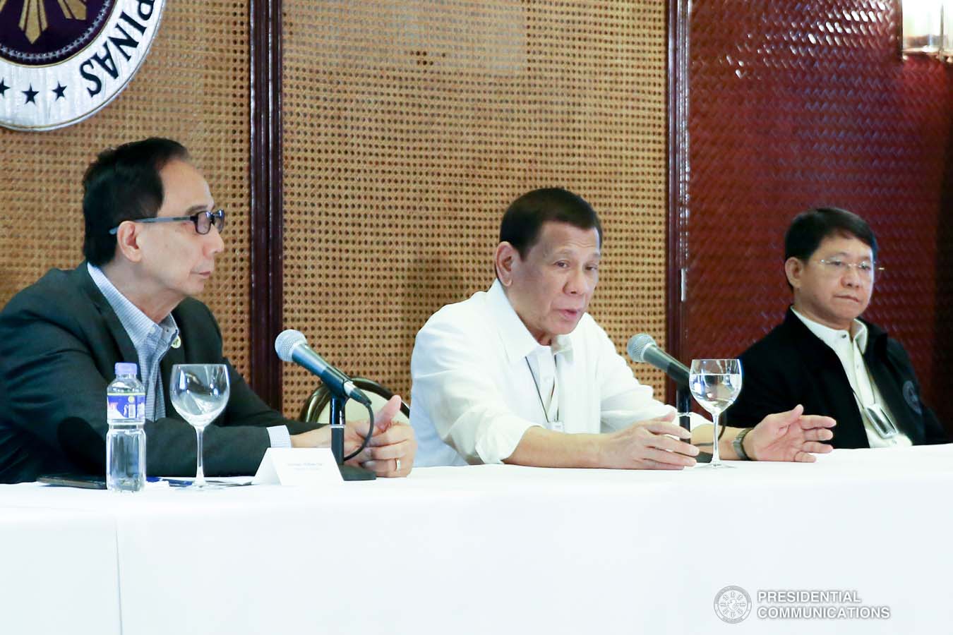 President Rodrigo Roa Duterte convenes with Agriculture Secretary William Dar, Interior and Local Government Secretary Eduardo Año and other officials to discuss the updates on the African Swine Fever during a meeting at the Malacañan Palace on February 25, 2020. ALBERT ALCAIN/PRESIDENTIAL PHOTO