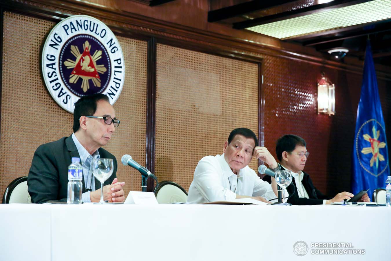 President Rodrigo Roa Duterte convenes with Agriculture Secretary William Dar, Interior and Local Government Secretary Eduardo Año and other officials to discuss the updates on the African Swine Fever during a meeting at the Malacañan Palace on February 25, 2020. ALBERT ALCAIN/PRESIDENTIAL PHOTO