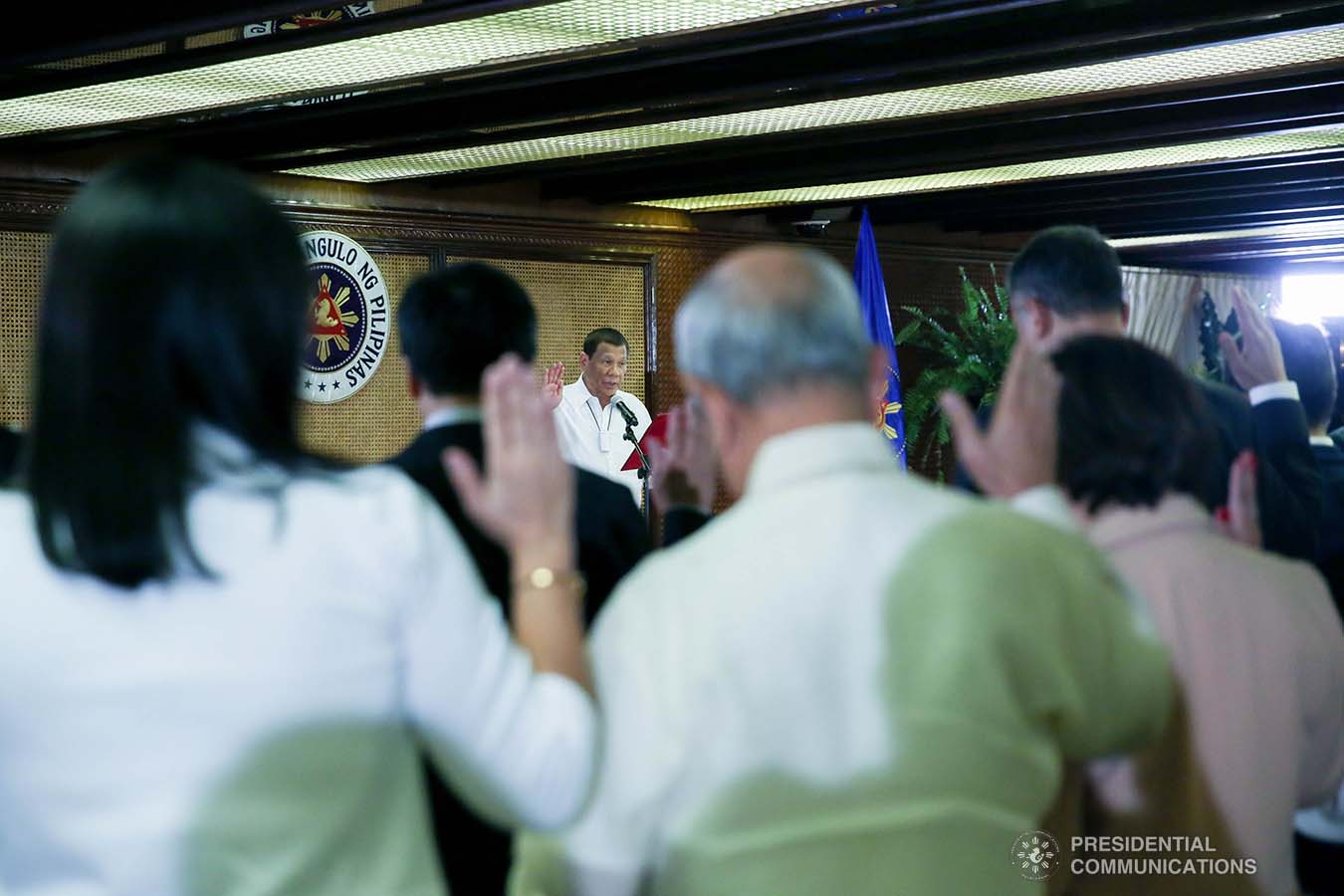 President Rodrigo Roa Duterte swears in the newly elected officers and board of trustees of the Kapisanan ng mga Brodkaster ng Pilipinas (KBP) during a ceremony at the Malacañan Palace on February 12, 2020. SIMEON CELI JR./PRESIDENTIAL PHOTO