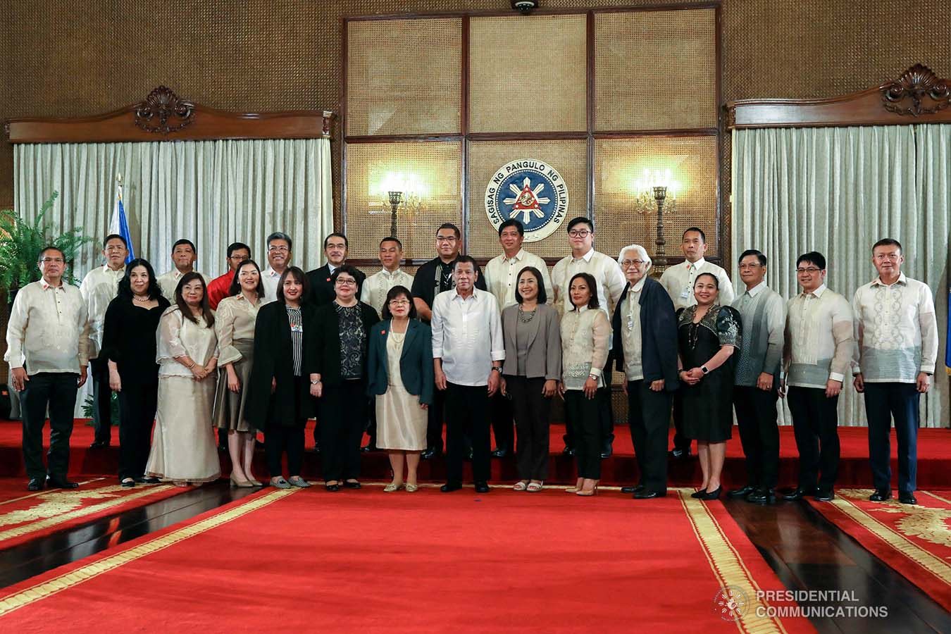 President Rodrigo Roa Duterte poses for posterity with the newly-appointed government officials during the oath-taking ceremony at the Malacañan Palace on February 6, 2020. KARL NORMAN ALONZO/PRESIDENTIAL PHOTO