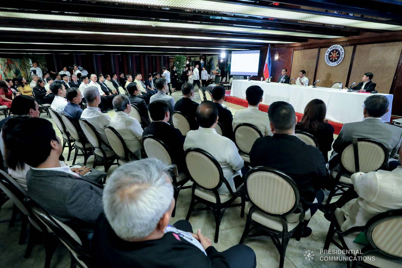 President Rodrigo Roa Duterte convenes with Agriculture Secretary William Dar, Interior and Local Government Secretary Eduardo Año and other officials to discuss the updates on the African Swine Fever during a meeting at the Malacañan Palace on February 25, 2020. RICHARD MADELO/PRESIDENTIAL PHOTO