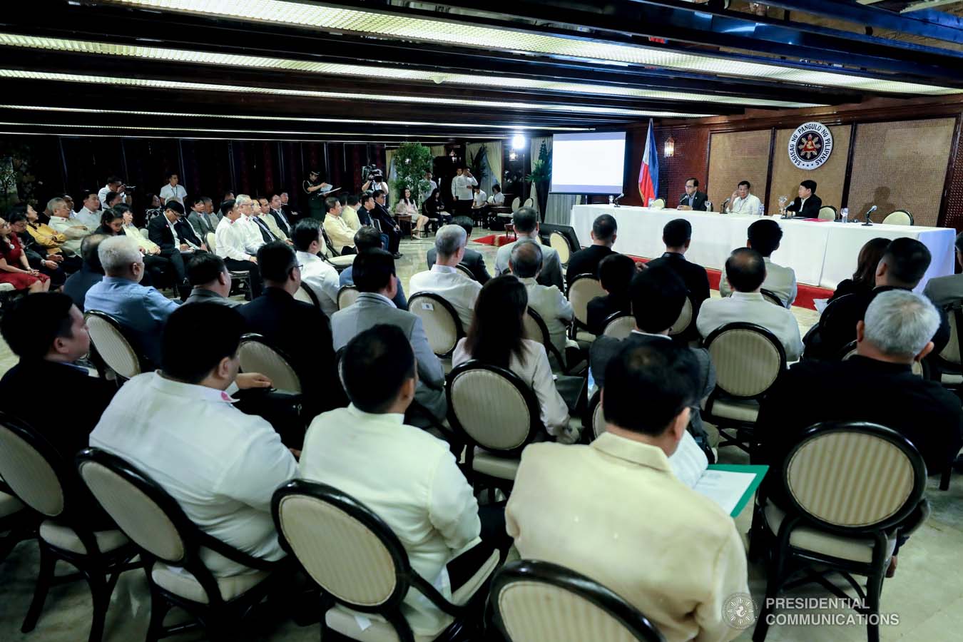 President Rodrigo Roa Duterte convenes with Agriculture Secretary William Dar, Interior and Local Government Secretary Eduardo Año and other officials to discuss the updates on the African Swine Fever during a meeting at the Malacañan Palace on February 25, 2020. RICHARD MADELO/PRESIDENTIAL PHOTO