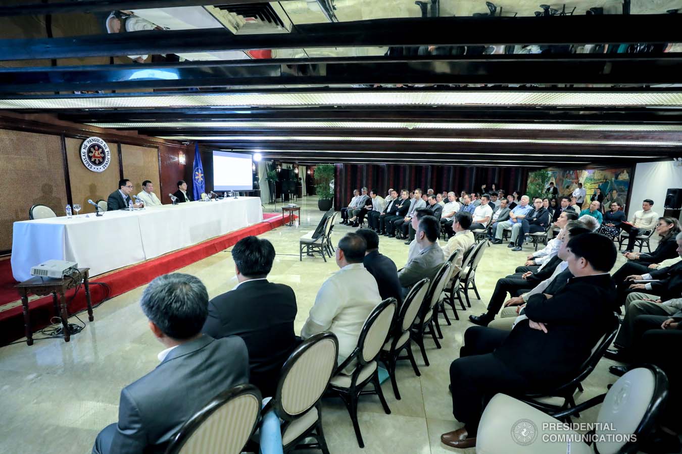 President Rodrigo Roa Duterte convenes with Agriculture Secretary William Dar, Interior and Local Government Secretary Eduardo Año and other officials to discuss the updates on the African Swine Fever during a meeting at the Malacañan Palace on February 25, 2020. RICHARD MADELO/PRESIDENTIAL PHOTO