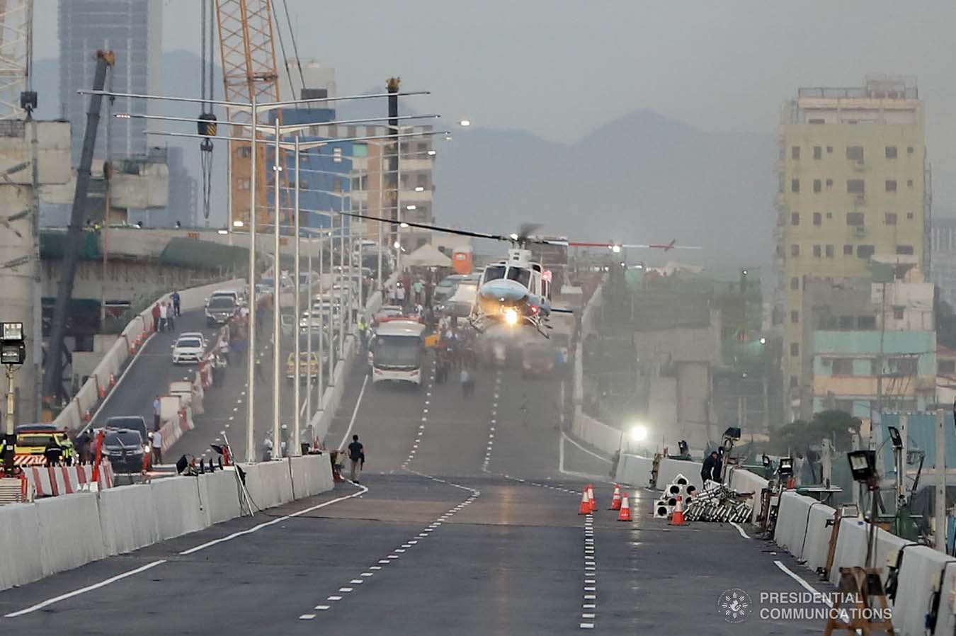 The chopper carrying President Rodrigo Roa Duterte hovers over the North Luzon Expressway (NLEX) Harbor Link Circumferential Road 3 (C3)-R10 Section as he leads the inspection in Caloocan City on March 5, 2020. VALERIE ESCALERA/PRESIDENTIAL PHOTO