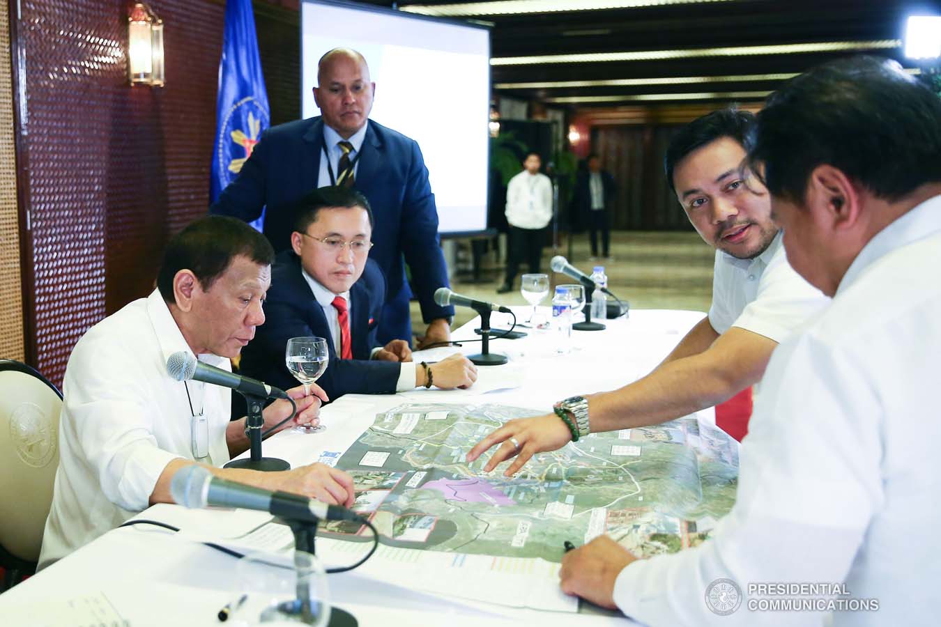  President Rodrigo Roa Duterte holds a meeting to discuss the updates on the Marawi Rehabilitation efforts at the Malacañan Palace on March 4, 2020. ALFRED FRIAS/PRESIDENTIAL PHOTO