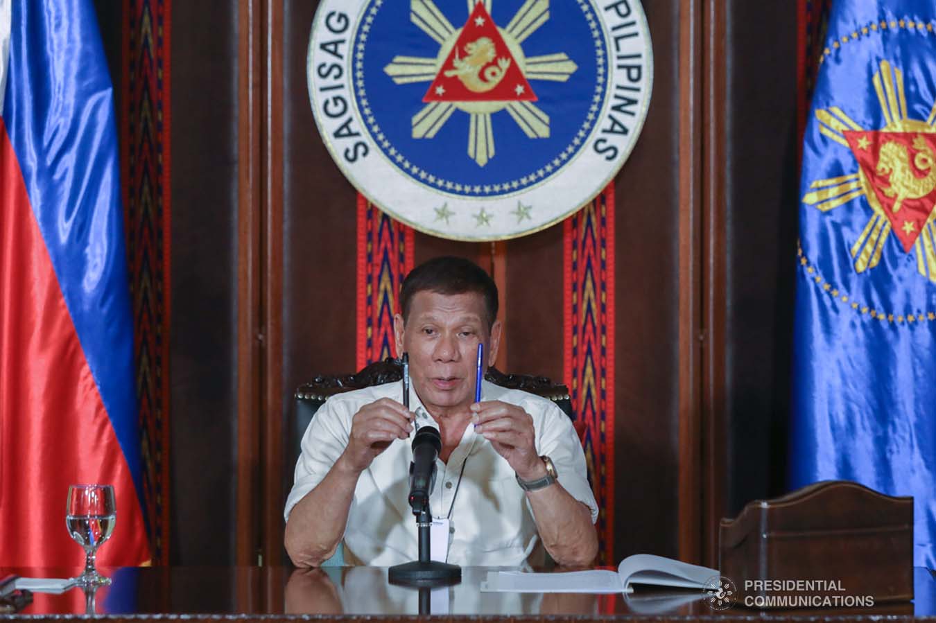 President Rodrigo Roa Duterte updates the nation on the government's efforts in addressing the coronavirus disease (COVID-19) at the Malago Clubhouse in Malacañang on April 3, 2020. TOTO LOZANO/PRESIDENTIAL PHOTO