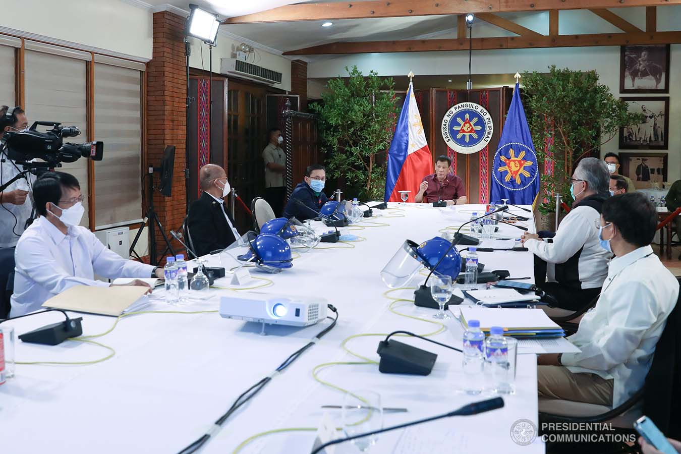 President Rodrigo Roa Duterte holds a meeting with members of the Inter-Agency Task Force on the Emerging Infectious Diseases (IATF-EID) at the Malago Clubhouse in Malacañang on May 19, 2020. KARL NORMAN ALONZO/PRESIDENTIAL PHOTO