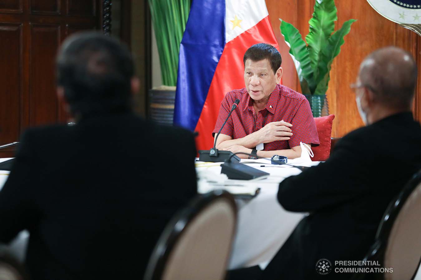 President Rodrigo Roa Duterte holds a meeting with members of the Inter-Agency Task Force on the Emerging Infectious Diseases (IATF-EID) at the Malago Clubhouse in Malacañang on May 28, 2020. ACE MORANDANTE/PRESIDENTIAL PHOTO