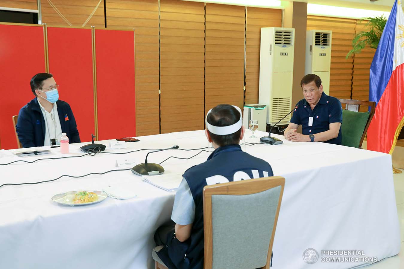 President Rodrigo Roa Duterte holds a meeting with members of the Inter-Agency Task Force on the Emerging Infectious Diseases (IATF-EID) at the Matina Enclaves in Davao City on June 4, 2020. ROBINSON NIÑAL JR./PRESIDENTIAL PHOTO