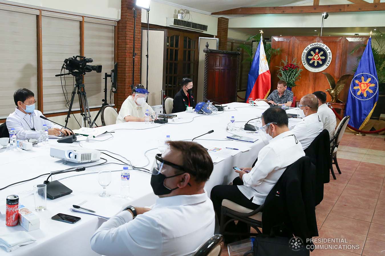President Rodrigo Roa Duterte holds a meeting with the Inter-Agency Task Force on the Emerging Infectious Diseases (IATF-EID) core members at the Malago Clubhouse in Malacañang on June 30, 2020. ALBERT ALCAIN/PRESIDENTIAL PHOTO