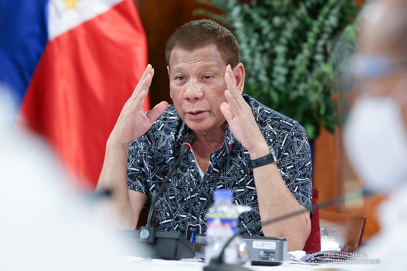 President Rodrigo Roa Duterte holds a meeting with the Inter-Agency Task Force on the Emerging Infectious Diseases (IATF-EID) core members at the Malago Clubhouse in Malacañang on June 30, 2020. ALBERT ALCAIN/PRESIDENTIAL PHOTO