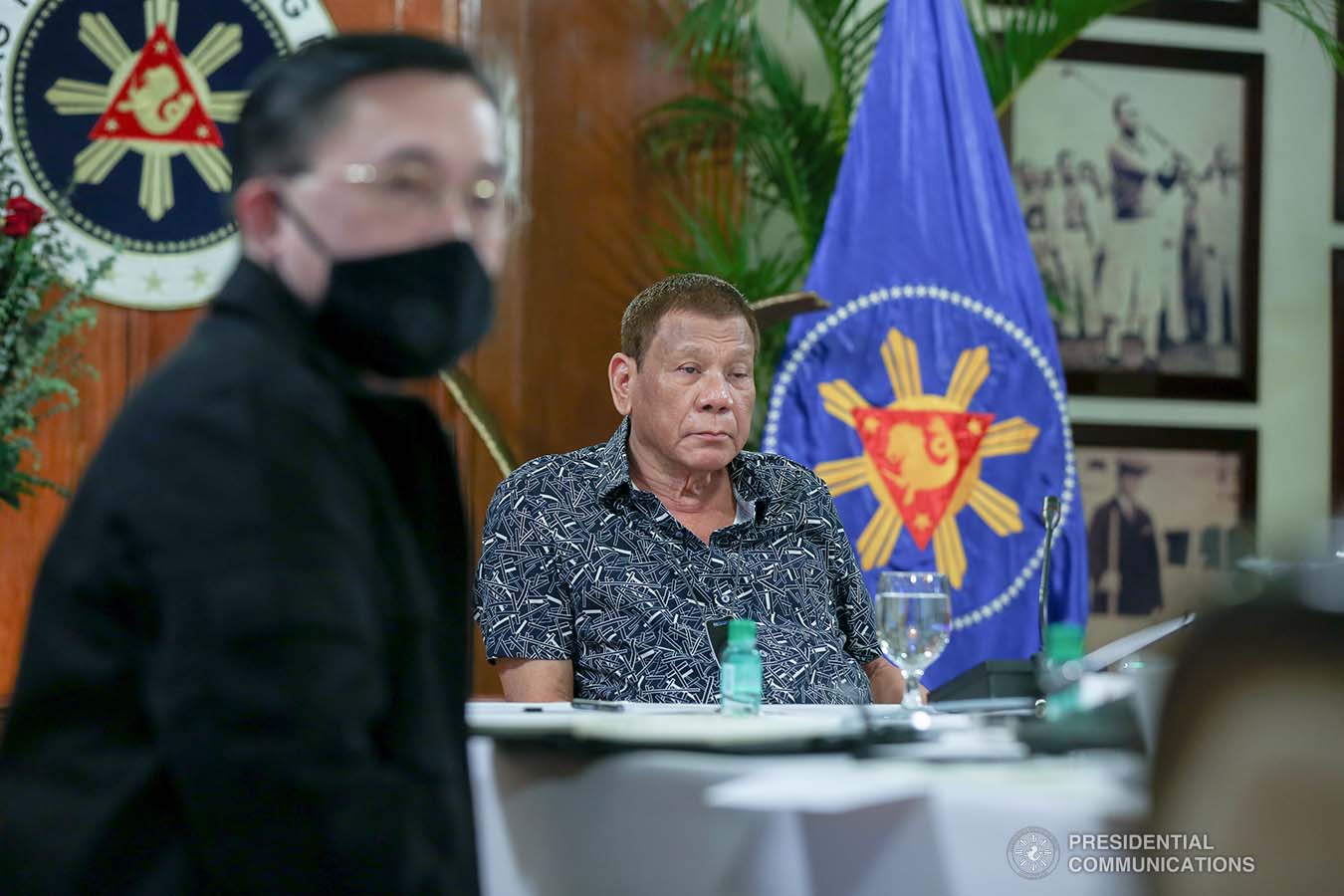 President Rodrigo Roa Duterte holds a meeting with the Inter-Agency Task Force on the Emerging Infectious Diseases (IATF-EID) core members at the Malago Clubhouse in Malacañang on June 30, 2020. SIMEON CELI JR./PRESIDENTIAL PHOTO