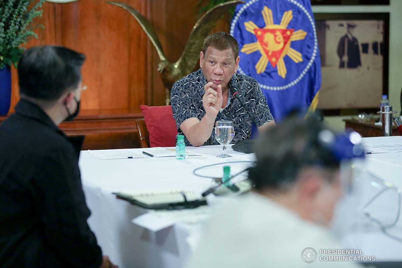 President Rodrigo Roa Duterte holds a meeting with the Inter-Agency Task Force on the Emerging Infectious Diseases (IATF-EID) core members at the Malago Clubhouse in Malacañang on June 30, 2020. SIMEON CELI JR./PRESIDENTIAL PHOTO