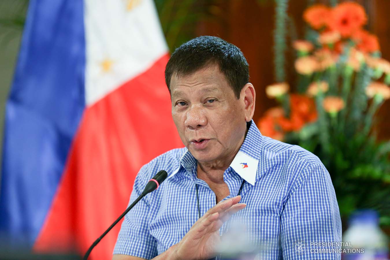 President Rodrigo Roa Duterte talks to the people after holding a meeting with the Inter-Agency Task Force on the Emerging Infectious Diseases (IATF-EID) core members at the Malago Clubhouse in Malacañang on July 15, 2020. SIMEON CELI JR./PRESIDENTIAL PHOTO