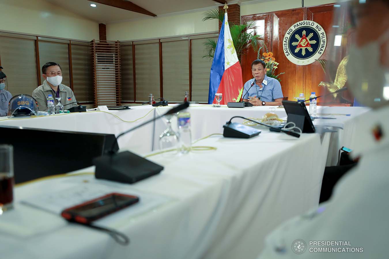 President Rodrigo Roa Duterte talks to the people after holding a meeting with the Inter-Agency Task Force on the Emerging Infectious Diseases (IATF-EID) core members at the Malago Clubhouse in Malacañang on July 15, 2020. SIMEON CELI JR./PRESIDENTIAL PHOTO