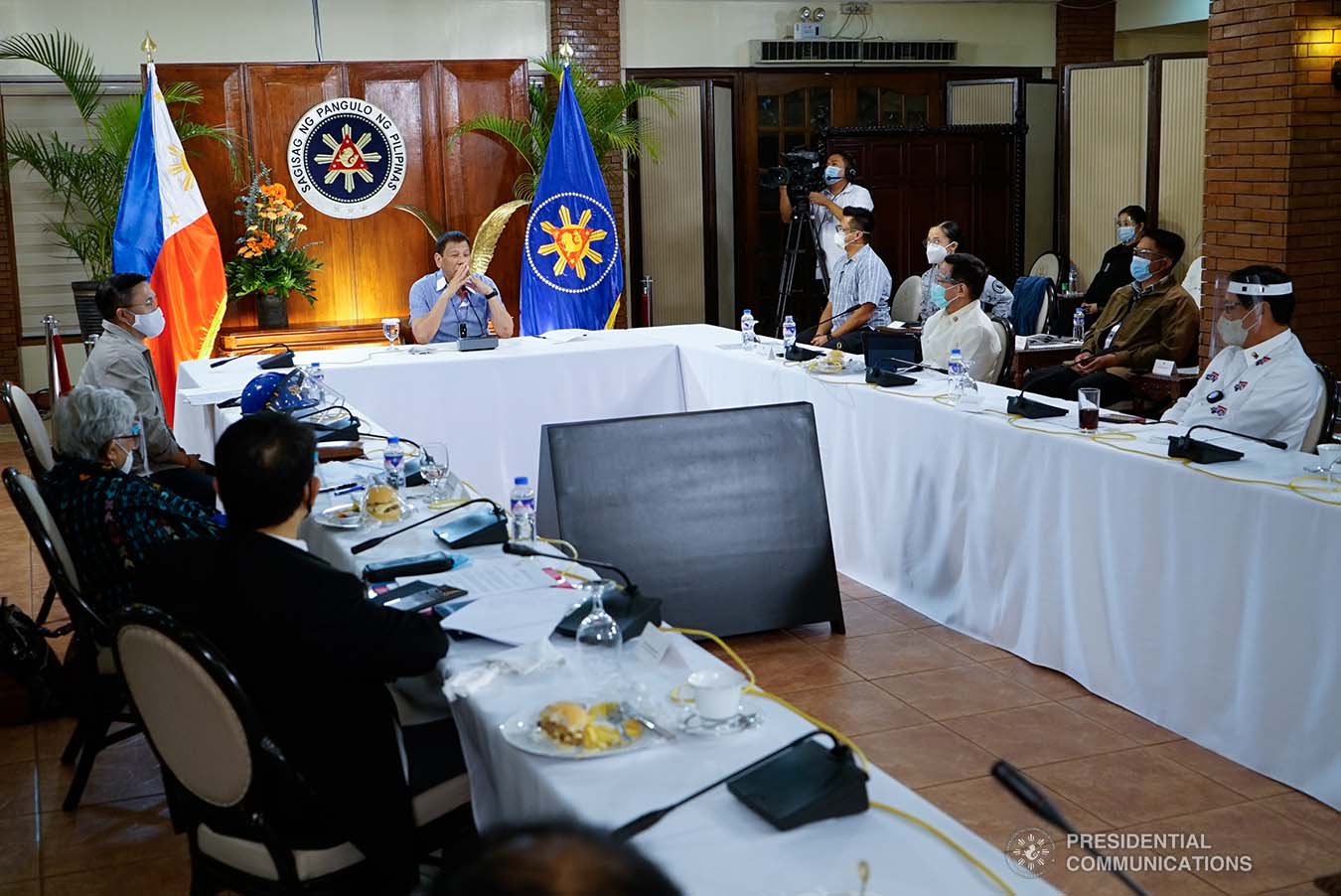 President Rodrigo Roa Duterte talks to the people after holding a meeting with the Inter-Agency Task Force on the Emerging Infectious Diseases (IATF-EID) core members at the Malago Clubhouse in Malacañang on July 15, 2020. KING RODRIGUEZ/PRESIDENTIAL PHOTO