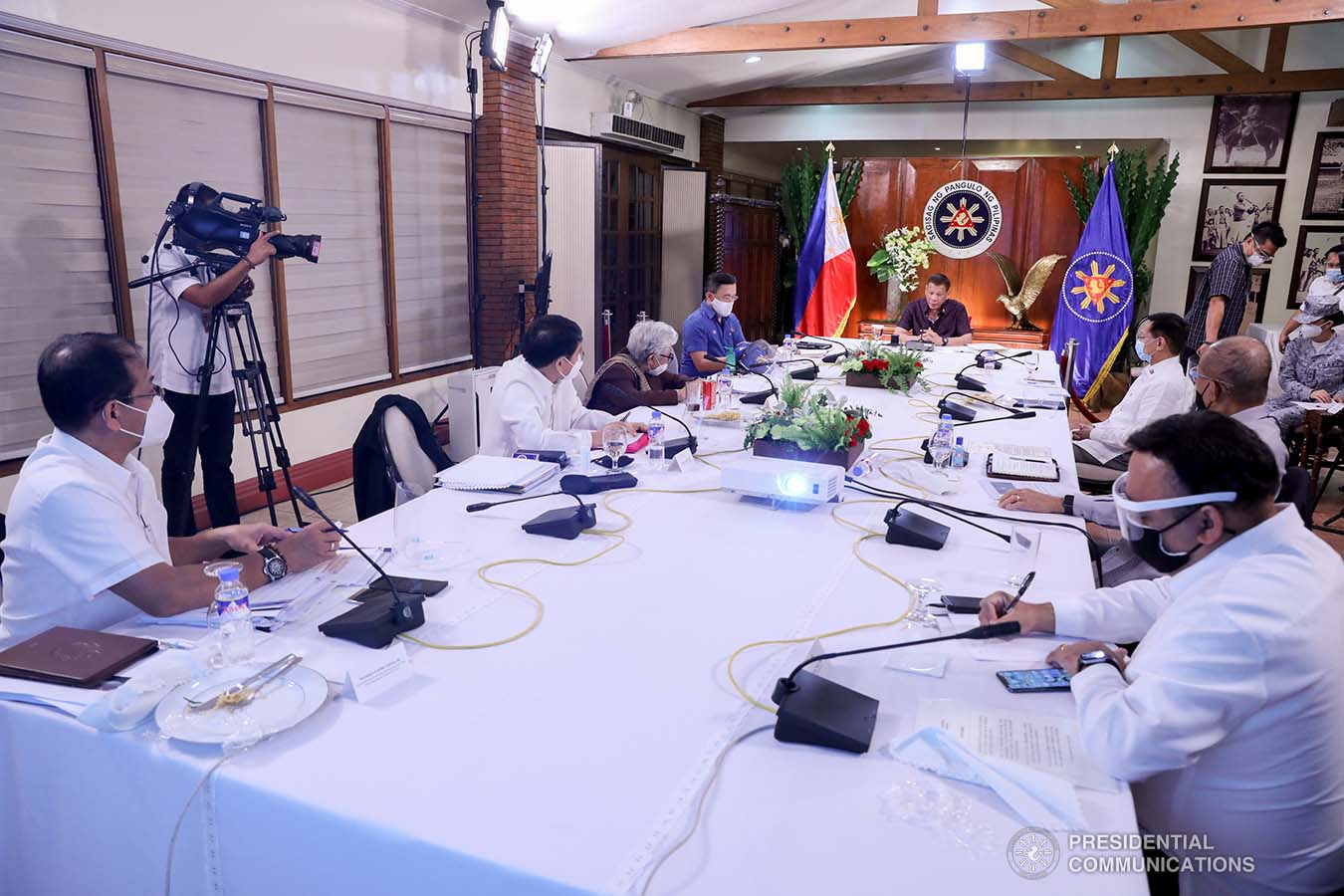 President Rodrigo Roa Duterte talks to the people after holding a meeting with the Inter-Agency Task Force on the Emerging Infectious Diseases (IATF-EID) core members at the Malago Clubhouse in Malacañang on July 21, 2020. ROBINSON NIÑAL JR./PRESIDENTIAL PHOTO