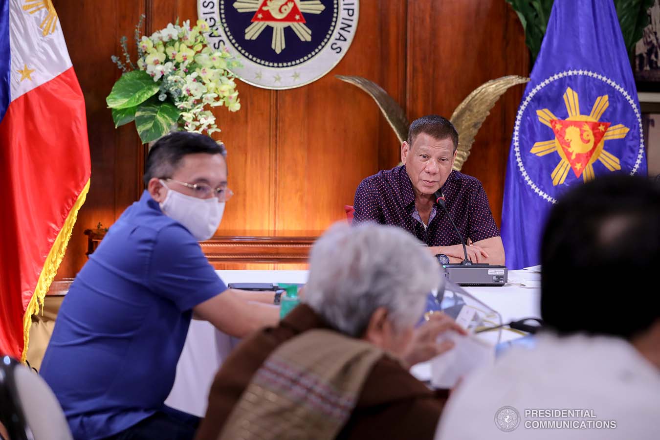 President Rodrigo Roa Duterte talks to the people after holding a meeting with the Inter-Agency Task Force on the Emerging Infectious Diseases (IATF-EID) core members at the Malago Clubhouse in Malacañang on July 21, 2020. ROBINSON NIÑAL JR./PRESIDENTIAL PHOTO