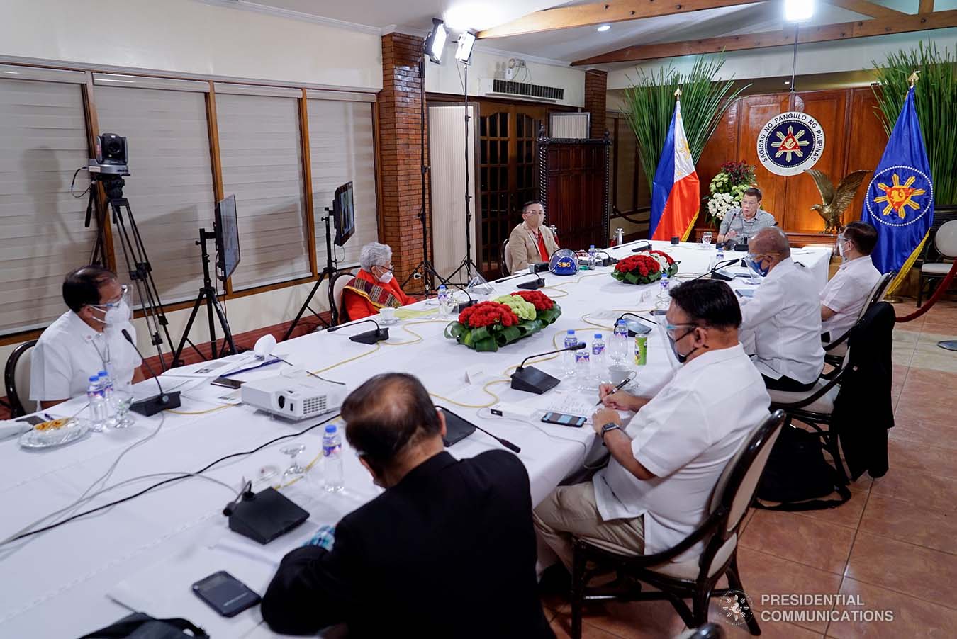 President Rodrigo Roa Duterte holds a meeting with the Inter-Agency Task Force on the Emerging Infectious Diseases (IATF-EID) core members at the Malago Clubhouse in Malacañang on August 31, 2020. KING RODRIGUEZ/PRESIDENTIAL PHOTO