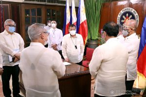 President Rodrigo Roa Duterte discusses matters with some members of the Cabinet who attended the Aqaba Process Virtual Meeting at the Malago Clubhouse in Malacañang on September 2, 2020. TOTO LOZANO/PRESIDENTIAL PHOTOS