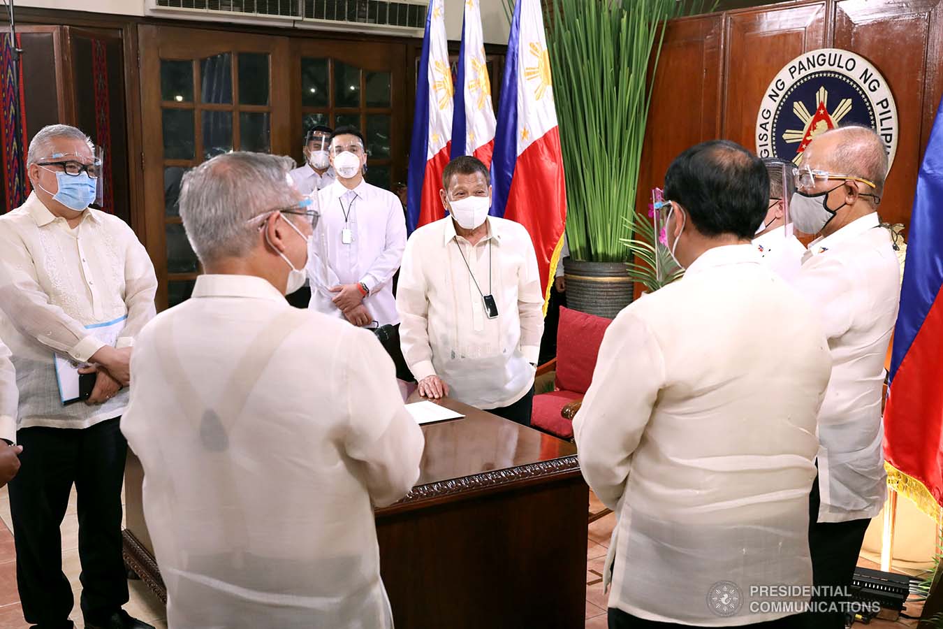 President Rodrigo Roa Duterte discusses matters with some members of the Cabinet who attended the Aqaba Process Virtual Meeting at the Malago Clubhouse in Malacañang on September 2, 2020. TOTO LOZANO/PRESIDENTIAL PHOTOS