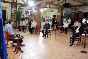 President Rodrigo Roa Duterte speaks with House Speaker Alan Peter Cayetano, Marinduque Representative Lord Allan Jay Velasco and several members of the House of Representatives in a meeting at the Malacañang Golf (MALAGO) Clubhouse in Malacañang Park, Manila on September 29, 2020. The President called on Cayetano and Velasco, who were accompanied by their respective partymates and supporters in the Lower House, to discuss matters affecting Congress lately. ROBINSON NIÑAL/PRESIDENTIAL PHOTO