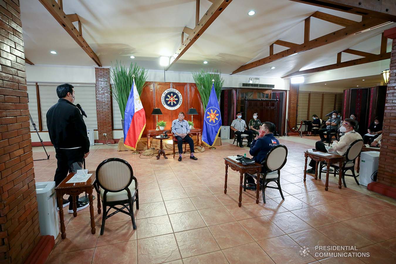 President Rodrigo Roa Duterte listens as Marinduque Representative Lord Allan Jay Velasco shares some remarks during a meeting with House Speaker Alan Peter Cayetano and several members of the House of Representatives at the Malacañang Golf (MALAGO) Clubhouse in Malacañang Park, Manila on September 29, 2020. The President called on Cayetano and Velasco, who were accompanied by their respective partymates and supporters in the Lower House, to discuss matters affecting Congress lately. RICHARD MADELO/PRESIDENTIAL PHOTO