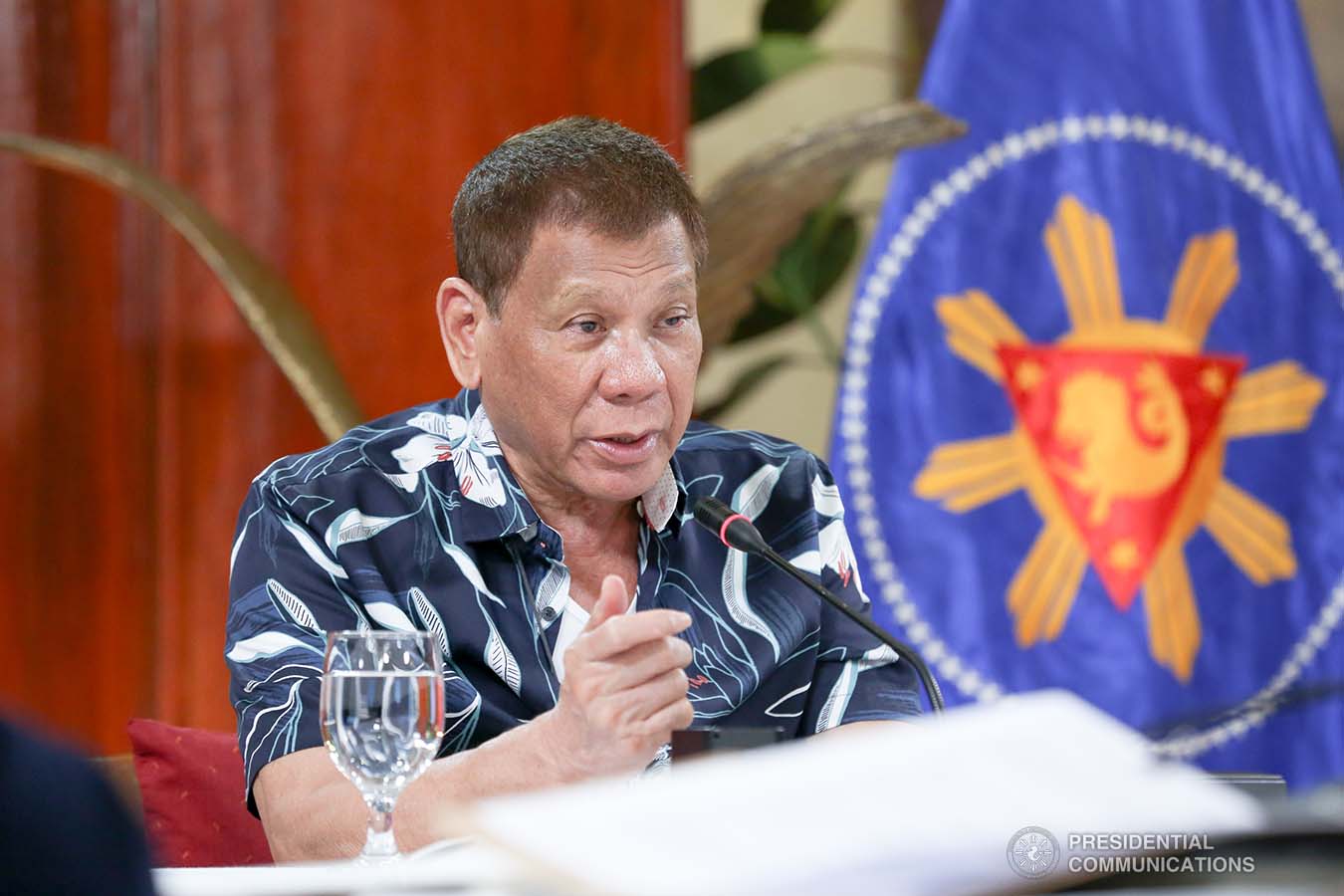 President Rodrigo Roa Duterte talks to the people after holding a meeting with the Inter-Agency Task Force on the Emerging Infectious Diseases (IATF-EID) core members at the Malago Clubhouse in Malacañang on October 5, 2020. ALBERTO ALCAIN/ PRESIDENTIAL PHOTO