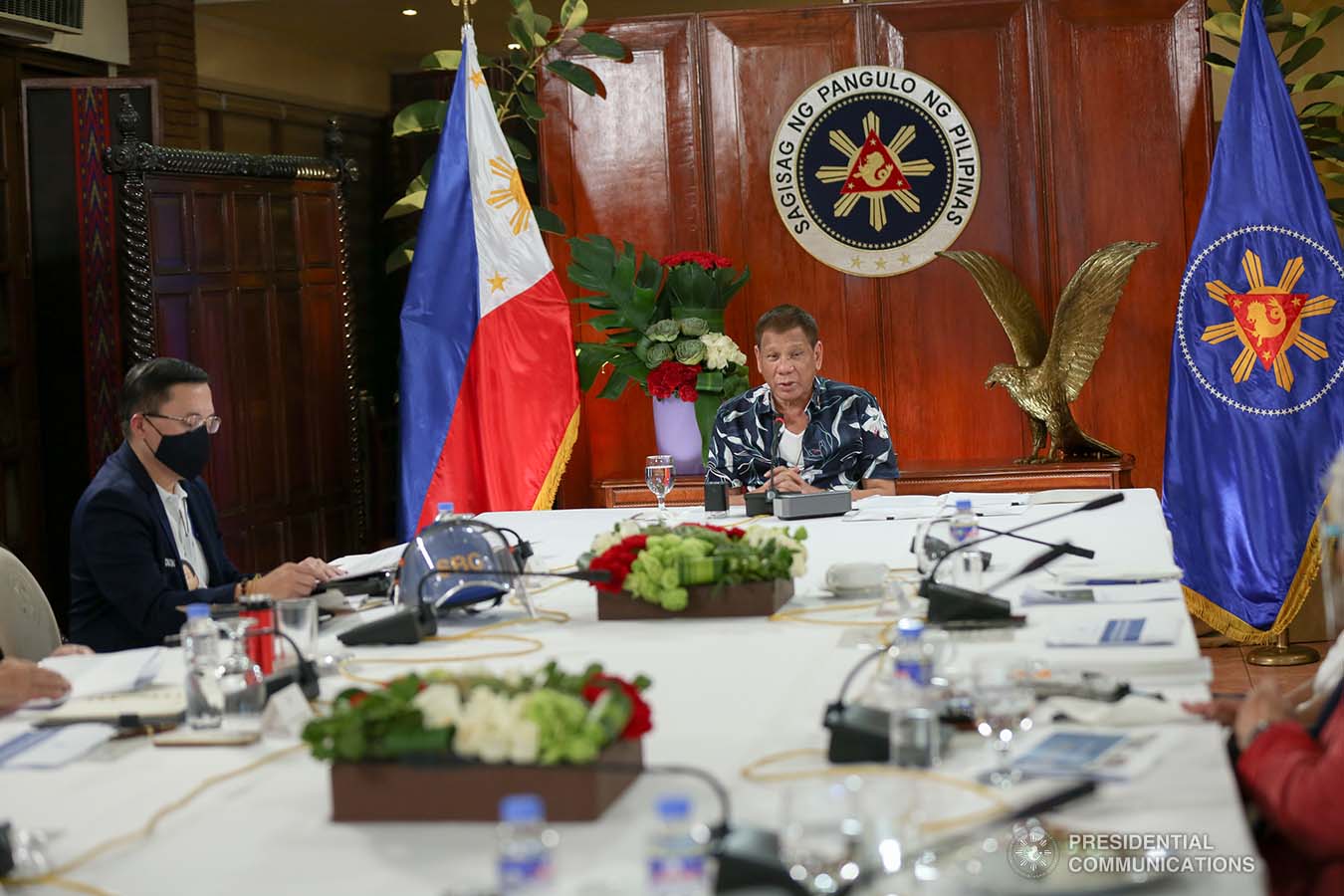 President Rodrigo Roa Duterte presides over a meeting with the Inter-Agency Task Force on the Emerging Infectious Diseases (IATF-EID) core members prior to his talk to the people at the Malago Clubhouse in Malacañang on October 5, 2020. SIMEON CELI/ PRESIDENTIAL PHOTO