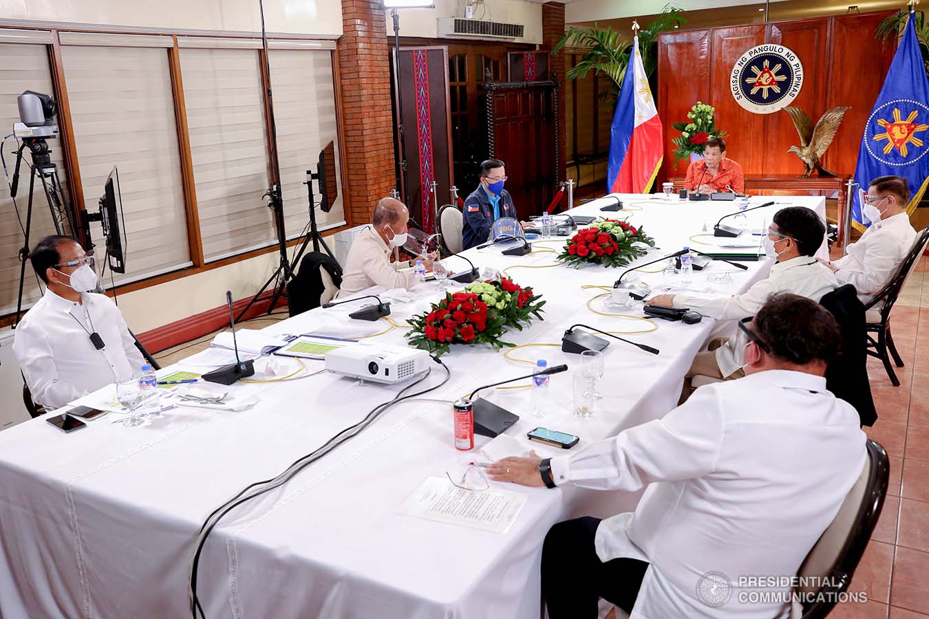 President Rodrigo Roa Duterte presides over a meeting with the Inter-Agency Task Force on the Emerging Infectious Diseases (IATF-EID) core members prior to his talk to the people at the Malacañang Golf (Malago) Clubhouse in Malacañang Park, Manila on October 19, 2020. RICHARD MADELO/PRESIDENTIAL PHOTO