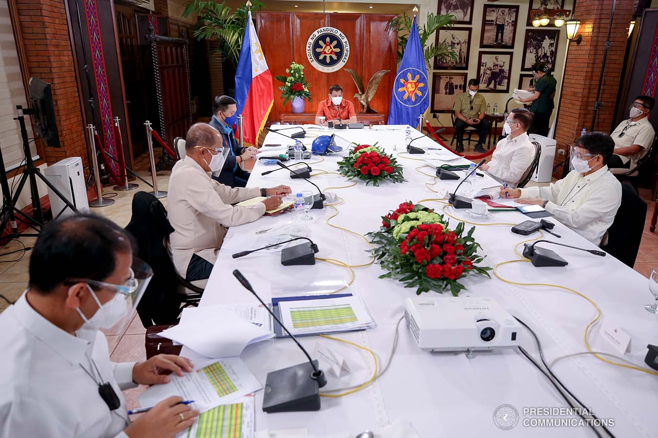 President Rodrigo Roa Duterte presides over a meeting with the Inter-Agency Task Force on the Emerging Infectious Diseases (IATF-EID) core members prior to his talk to the people at the Malacañang Golf (Malago) Clubhouse in Malacañang Park, Manila on October 19, 2020. RICHARD MADELO/PRESIDENTIAL PHOTO