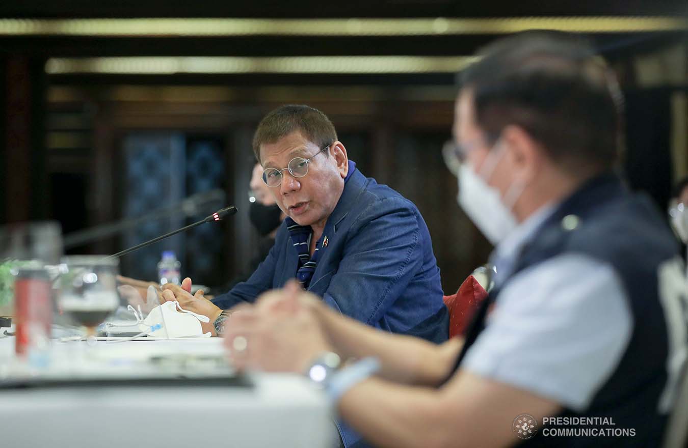 President Rodrigo Roa Duterte went back to Manila a day after Christmas to meet selected members of his Cabinet along with infectious disease experts. The emergency meeting, held in Malacañang Palace on December 26,2020, was convened to discuss the emerging fast-spreading new variant of Coronavirus (Covid-19) disease found in the United Kingdom. ALFRED FRIAS/ PRESIDENTIAL PHOTO