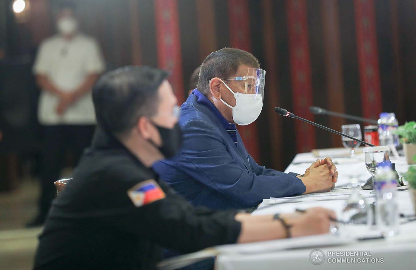 President Rodrigo Roa Duterte went back to Manila a day after Christmas to meet selected members of his Cabinet along with infectious disease experts. The emergency meeting, held in Malacañang Palace on December 26,2020, was convened to discuss the emerging fast-spreading new variant of Coronavirus (Covid-19) disease found in the United Kingdom. ALFRED FRIAS/ PRESIDENTIAL PHOTO