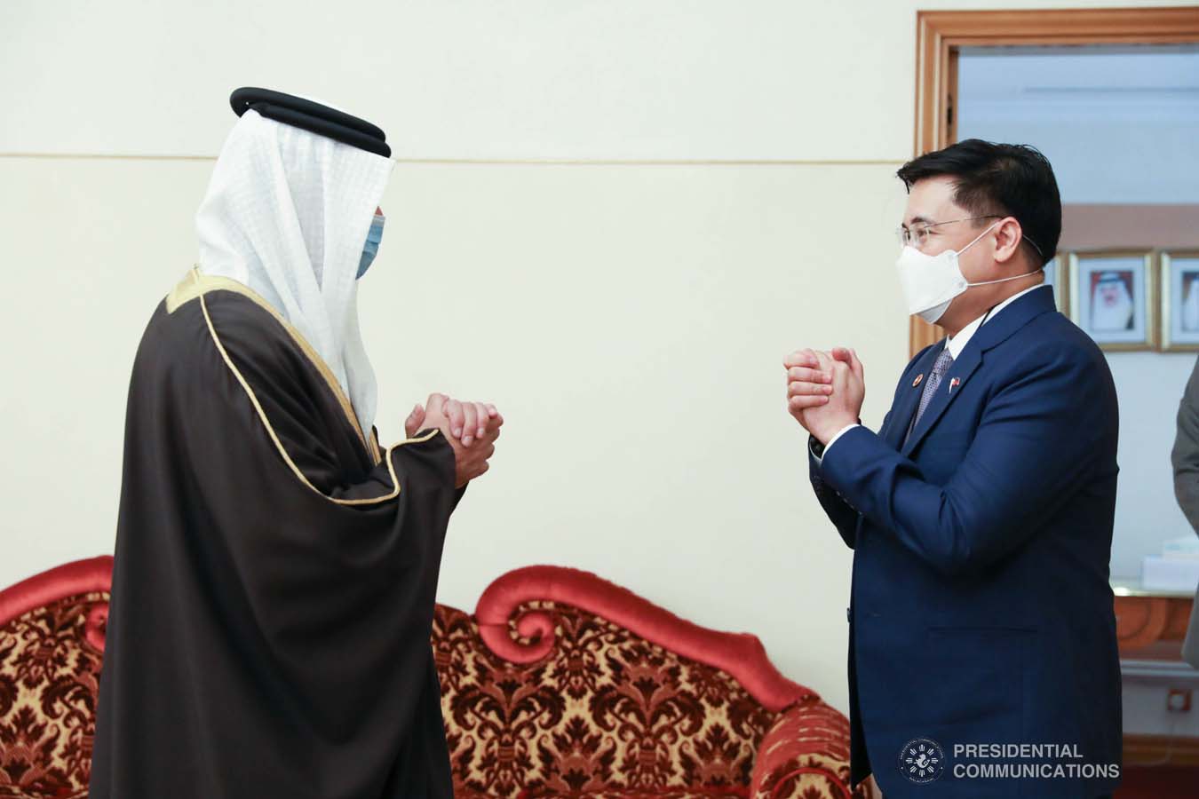 WARM WELCOME. Kingdom of Bahrain Assistant Foreign Minister Abdulla bin Faisal bin Jabur Al Doseri warmly welcomed the 14-man delegation of the Philippines led by the Chief of Presidential Protocol and Presidential Assistant on Foreign Affairs (PAFA) Robert E.A. Borje at the Bahrain International Airport on December 28, 2020. Joining the Philippine delegation are Foreign Affairs Undersecretary for Migrant Workers’ Affairs Sarah Arriola and Presidential Communications Assistant Secretary for Global Media and Public Affairs JV Arcena. During the meeting of the two officials, Special Envoy Borje conveyed President Rodrigo Roa Duterte’s gratitude for the “solid partnership” in upholding the rights and welfare of migrant workers that has “transformed the lives of many for the better’ and expressed the President’s keen interest in broadening and deepening cooperation with Bahrain in areas of mutual interest, including in trade and investments, education, ICT, agriculture and public health, including diagnostics, management and treatment of COVID-19. President Duterte has designated PAFA Borje as Special Envoy for the goodwill mission for a series of intergovernmental meetings with officials of the Kingdom and to undertake Assistance-to-Nationals (ATN) and repatriation programs. Kalinga at Malasakit for Overseas Filipino Workers remain a focus area under the Duterte Administration. This is PAFA Borje’s second designation as Special Envoy to the Kingdom of Bahrain. President Duterte previously appointed PAFA Borje as Special Envoy to Bahrain, Kingdom of Saudi Arabia and Tunisia in 2019. PRESIDENTIAL PHOTO