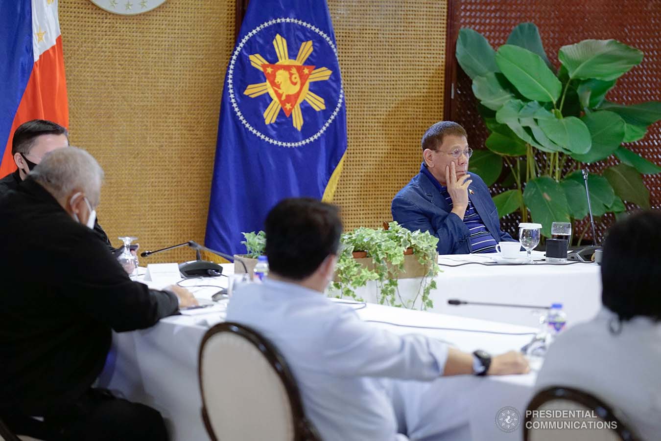 President Rodrigo Roa Duterte went back to Manila a day after Christmas to meet selected members of his Cabinet along with infectious disease experts. The emergency meeting, held in Malacañang Palace on December 26,2020, was convened to discuss the emerging fast-spreading new variant of Coronavirus (Covid-19) disease found in the United Kingdom. KING RODRIGUEZ/ PRESIDENTIAL PHOTO