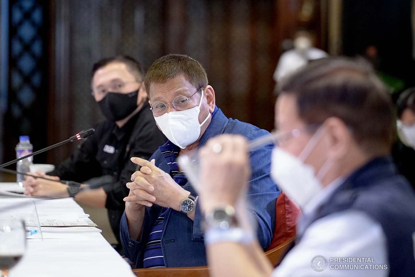 President Rodrigo Roa Duterte went back to Manila a day after Christmas to meet selected members of his Cabinet along with infectious disease experts. The emergency meeting, held in Malacañang Palace on December 26,2020, was convened to discuss the emerging fast-spreading new variant of Coronavirus (Covid-19) disease found in the United Kingdom. KING RODRIGUEZ/ PRESIDENTIAL PHOTO