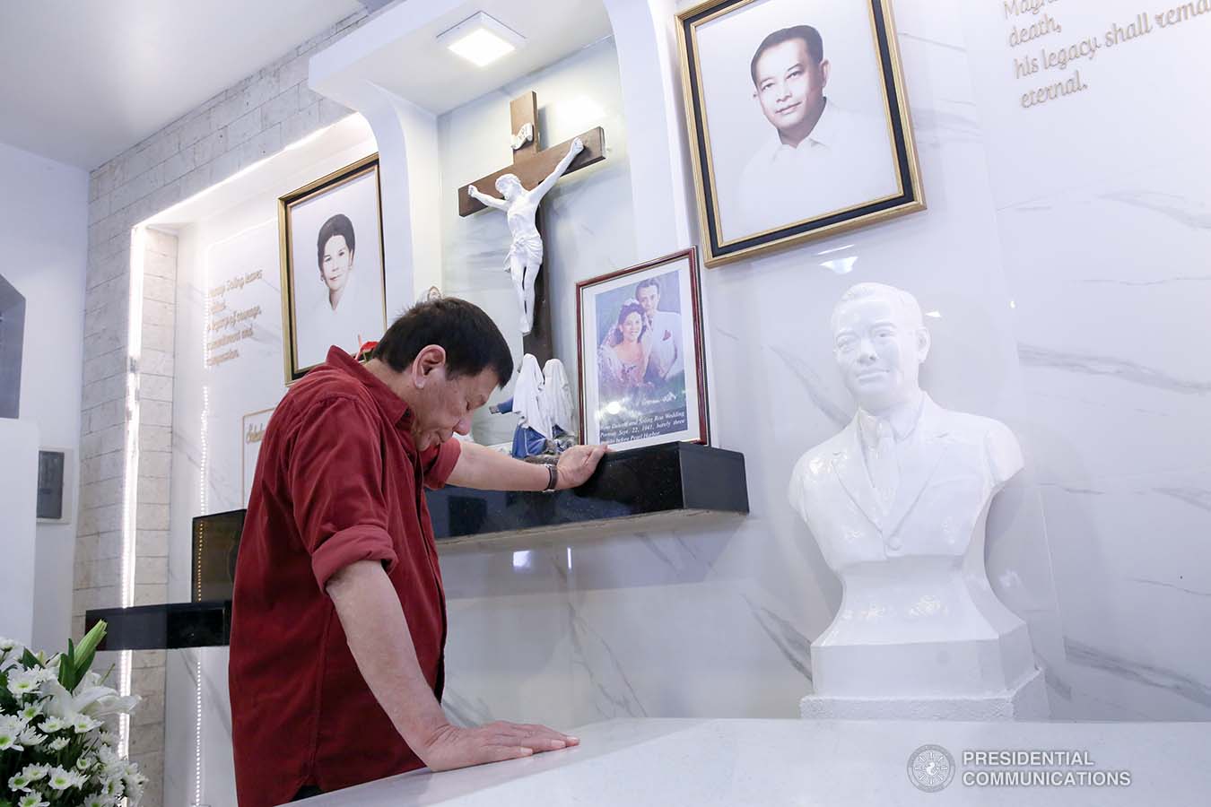 President Rodrigo Roa Duterte, before heading to Manila, visits the resting place of his parents, Vicente Duterte, the former governor of then undivided Davao Province, and Soledad Duterte, one of Davao’s respected civic leaders, at the Roman Catholic Cemetery in Davao City on February 21, 2021. The President consistently visits his departed loved ones even when he was still mayor of Davao City. ALBERTO ALCAIN/ PRESIDENTIAL PHOTO