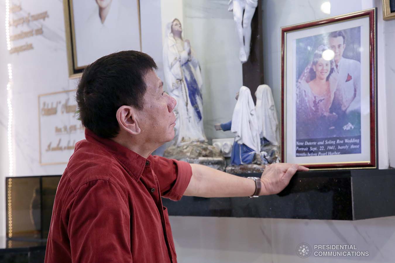 President Rodrigo Roa Duterte, before heading to Manila, visits the resting place of his parents, Vicente Duterte, the former governor of then undivided Davao Province, and Soledad Duterte, one of Davao’s respected civic leaders, at the Roman Catholic Cemetery in Davao City on February 21, 2021. The President consistently visits his departed loved ones even when he was still mayor of Davao City. ALBERTO ALCAIN/ PRESIDENTIAL PHOTO