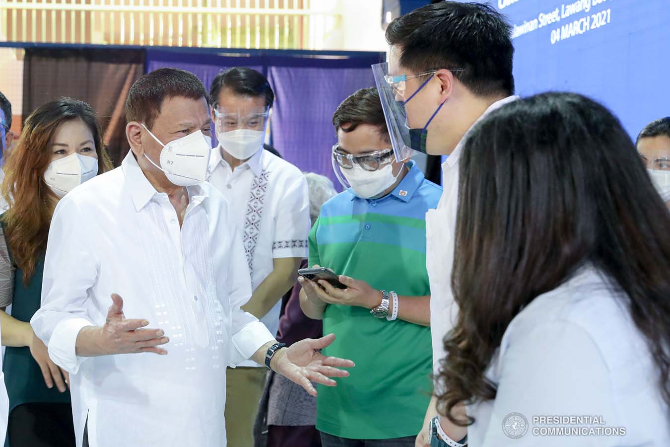President Rodrigo Roa Duterte interacts with local officials during the inauguration of the Lawang Bato National High School in Lawang Bato, Valenzuela City on March 4, 2021. TOTO LOZANO/ PRESIDENTIAL PHOTO