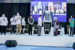 President Rodrigo Roa Duterte, assisted by Education Secretary Leonor Briones and Valenzuela City Mayor Rexlon Gatchalian, leads the unveiling of marker of the newly constructed Lawang Bato National High School in Lawang Bato, Valenzuela City on March 4, 2021. The unveiling ceremony was attended by the President's partner Honeylet Avanceña. Also inaugurated was the Canumay East National High School in Valenzuela City. TOTO LOZANO/ PRESIDENTIAL PHOTO