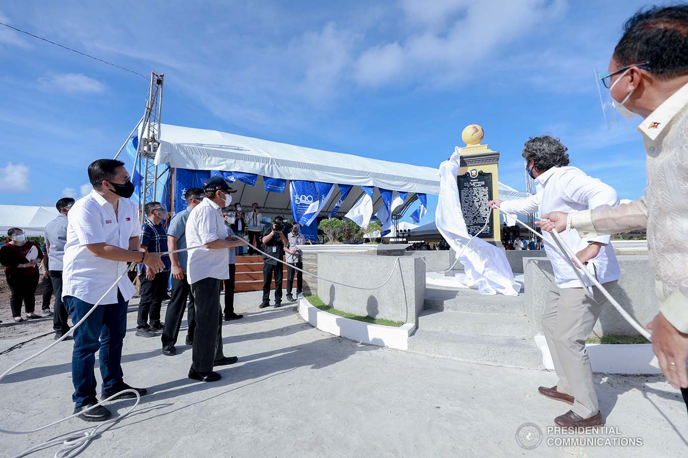 President Rodrigo Roa Duterte together with Ambassador of Spain to the Philippines Jorge Moragas Sanchez, Senator Christopher Lawrence Go and Eastern Samar Governor Ben Evardone lead the unveiling of the Quincentennial Marker during the 500th Anniversary of the Philippine Part in the First Circumnavigation of the World held at the Veterans Park Calicoan Island in Guiuan, Eastern Samar  on March 18, 2021. ACE MORANDANTE/ PRESIDENTIAL PHOTO