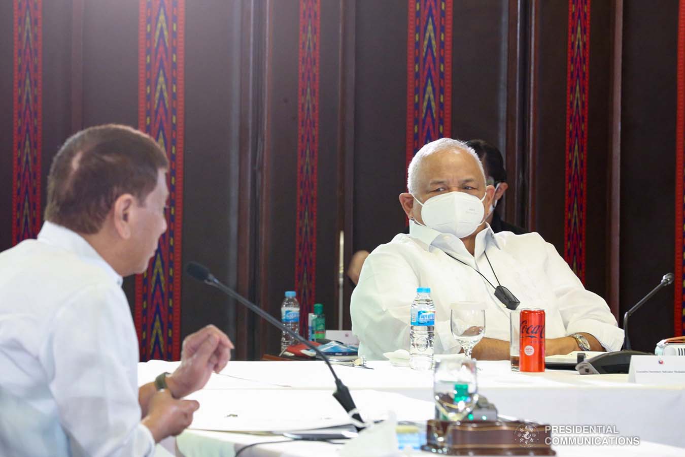 Executive Secretary Salvador Medialdea listens as President Rodrigo Roa Duterte presides over a meeting with the Inter-Agency Task Force on the Emerging Infectious Diseases (IATF-EID) core members at the Malacañan Palace on January 6, 2022. ALBERTO ALCAIN/ PRESIDENTIAL PHOTO