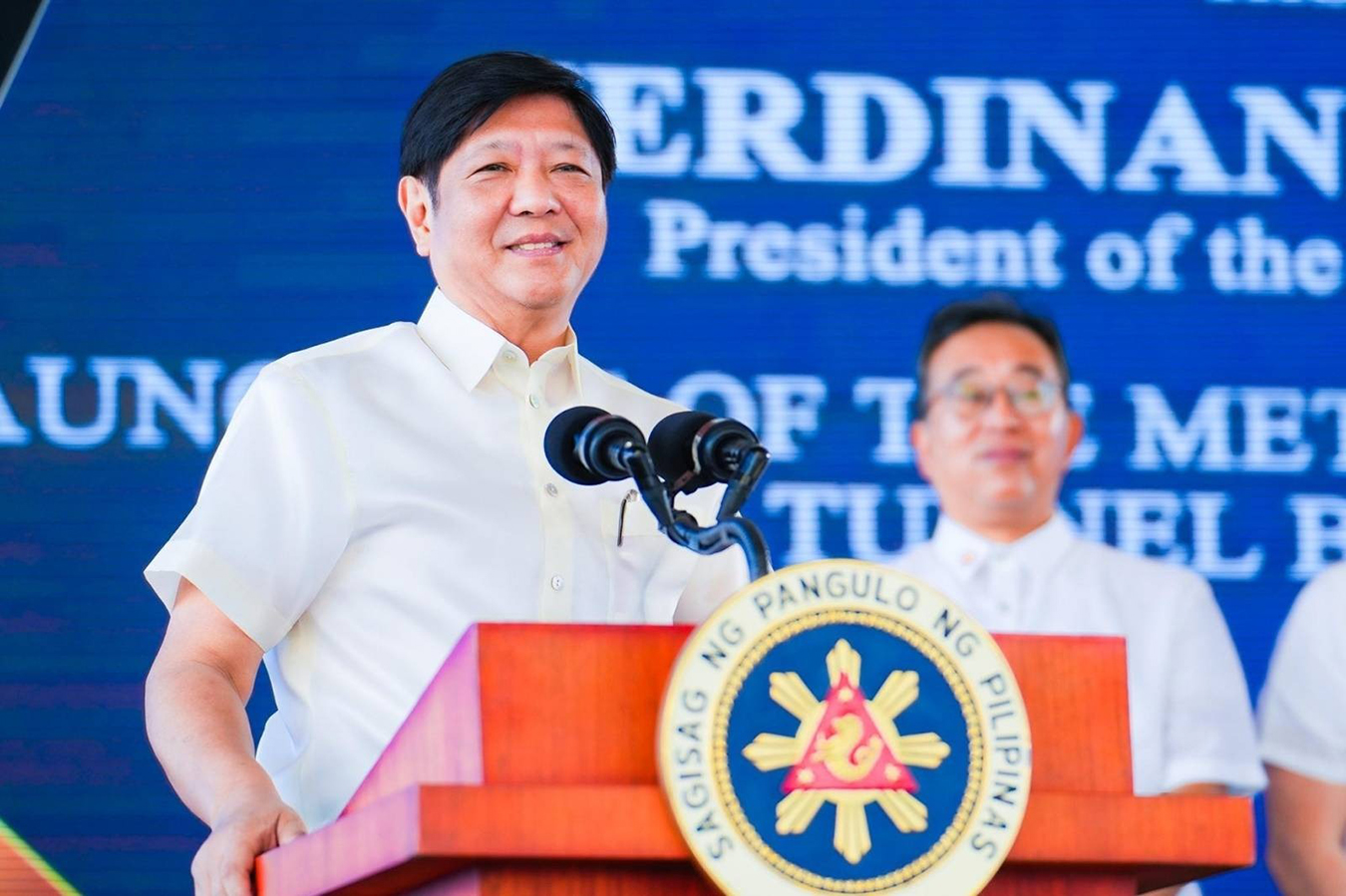 Pinagtibay ni Pangulong Ferdinand R. Marcos Jr. ang pangako ng kanyang administrasyon na pagbubutihin ang sistema ng transportasyon sa bansa at mas palalakasin pa ang proyektong "Build, Better, More" na ipinagpatuloy niya galing sa nakaraang administrasyon. Inihayag ito ng Pangulo sa kanyang pagdalo sa paglulunsad ng Metro Manila Subway Project Tunnel Boring Machine ngayong araw, ika-9 ng Enero sa Valenzuela City. Pinasalamatan din ni PBBM ang pamahalaan ng Japan at Japan International Cooperation Agency sa walang patid na pagtulong para maisakatuparan ang mga programang imprastruktura sa bansa. Sa paglulunsad ng tunnel boring machine, sisimulan na ang paggawa ng mga tunnel para sa kauna-unahang subway system sa bansa na inaasahang magseserbisyo sa 519,000 na pasahero araw-araw. Paiikliin din nito sa 35 na minuto ang biyahe mula Quezon City hanggang Ninoy Aquino International Airport (NAIA).