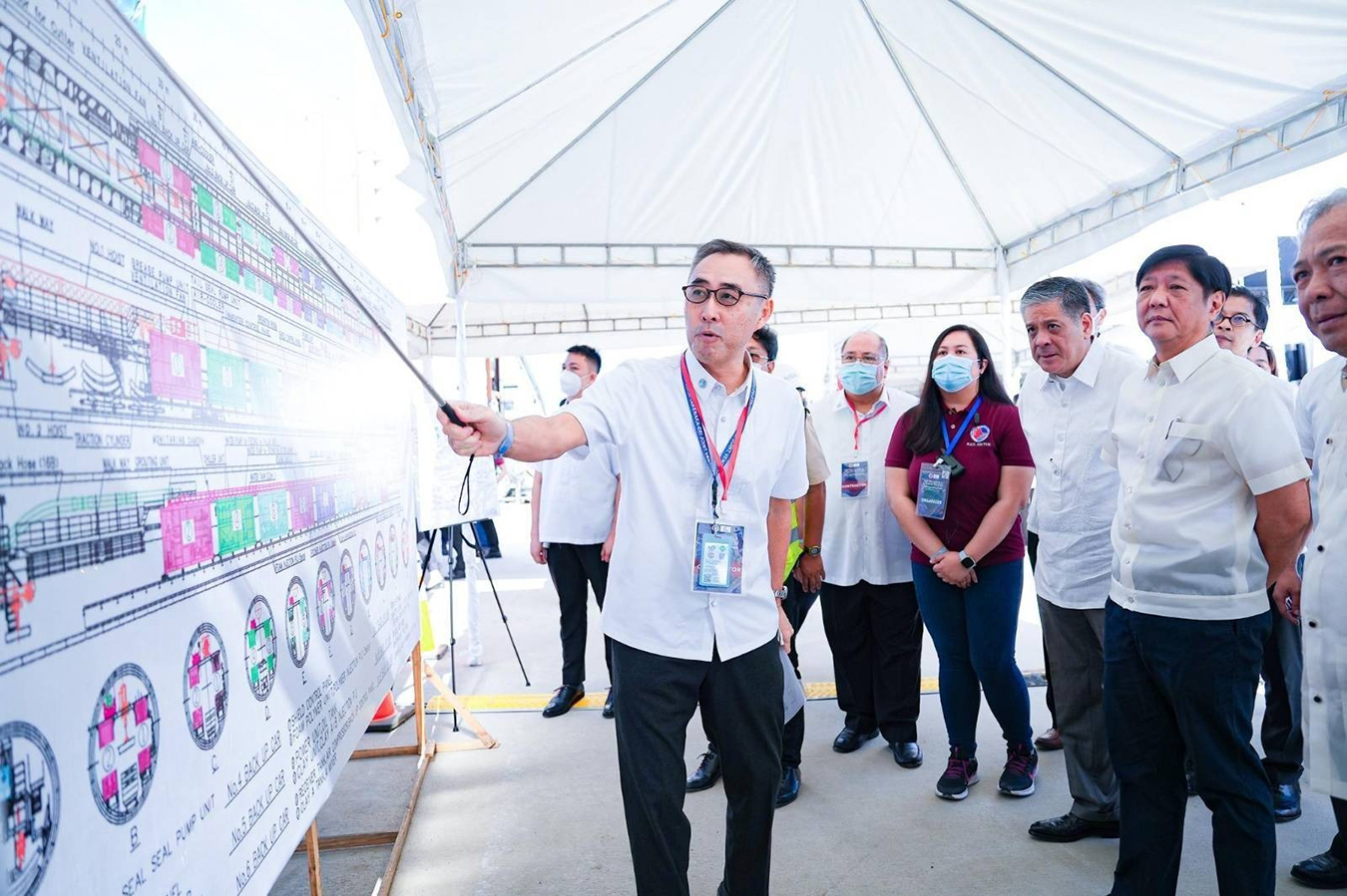 Pinagtibay ni Pangulong Ferdinand R. Marcos Jr. ang pangako ng kanyang administrasyon na pagbubutihin ang sistema ng transportasyon sa bansa at mas palalakasin pa ang proyektong "Build, Better, More" na ipinagpatuloy niya galing sa nakaraang administrasyon. Inihayag ito ng Pangulo sa kanyang pagdalo sa paglulunsad ng Metro Manila Subway Project Tunnel Boring Machine ngayong araw, ika-9 ng Enero sa Valenzuela City. Pinasalamatan din ni PBBM ang pamahalaan ng Japan at Japan International Cooperation Agency sa walang patid na pagtulong para maisakatuparan ang mga programang imprastruktura sa bansa. Sa paglulunsad ng tunnel boring machine, sisimulan na ang paggawa ng mga tunnel para sa kauna-unahang subway system sa bansa na inaasahang magseserbisyo sa 519,000 na pasahero araw-araw. Paiikliin din nito sa 35 na minuto ang biyahe mula Quezon City hanggang Ninoy Aquino International Airport (NAIA).