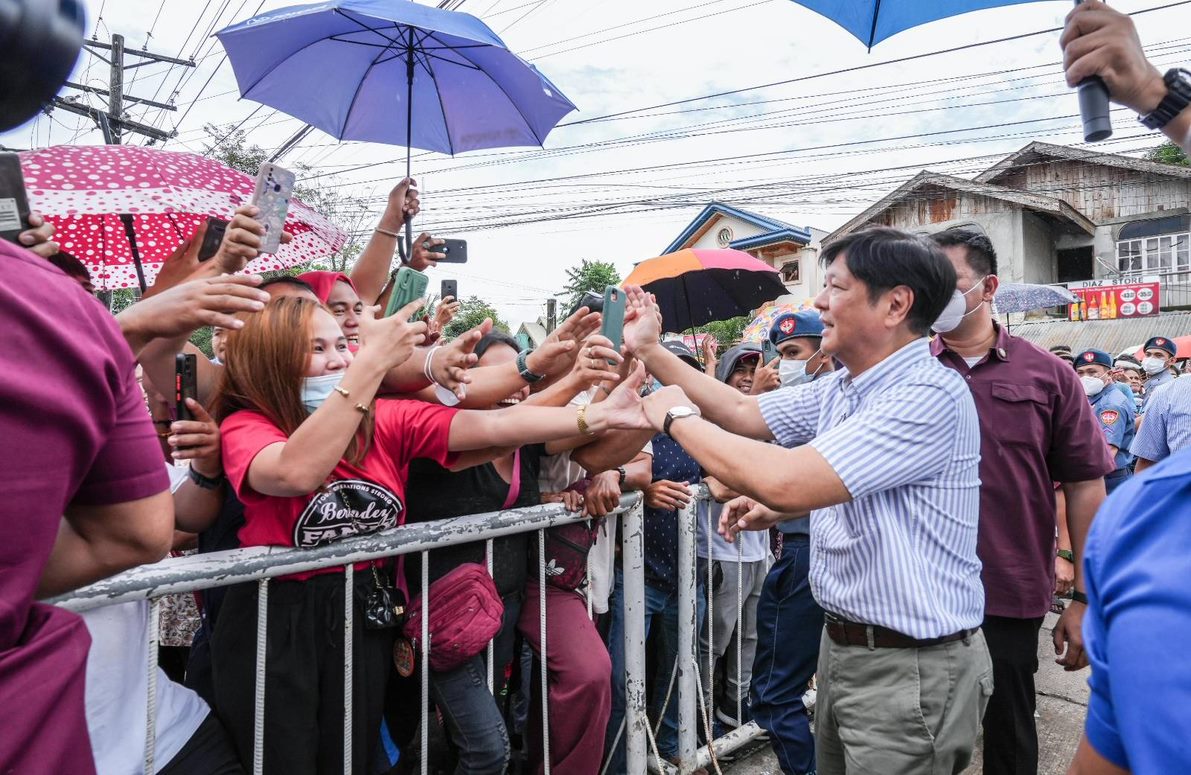 Bumisita si Pangulong Ferdinand R. Marcos Jr. sa evacuation center sa Gingoog City, Misamis Oriental kahapon, ika-11 ng Enero at ipinamahagi ang tulong ng pamahalaan sa mga residenteng nasalanta ng baha noong Disyembre 2022. Kasama sa naipamigay na tulong ay ang mga family food packs mula sa Department of Social Welfare and Development at Php 5,000 na financial aid.